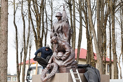 В Витебском районе завершается реконструкция братской могилы