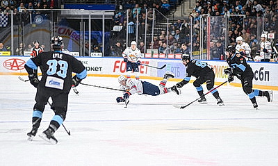 Хоккеисты \"Динамо\" не сумели поразить ворота \"Металлурга\" в домашнем матче