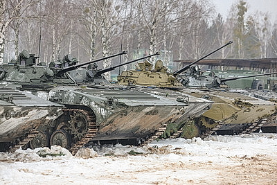 Контрольные стрельбы сдают военнослужащие 11-й отдельной мехбригады