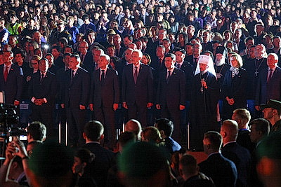 Тысячи человек приняли участие в митинге-реквиеме в Брестской крепости