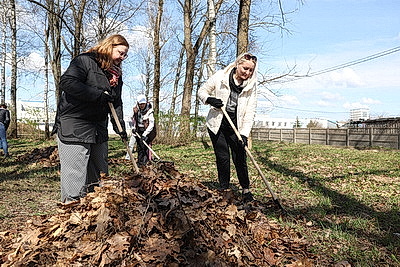 Республиканский субботник: председатель и члены Совета Республики трудились на благоустройстве мемориала