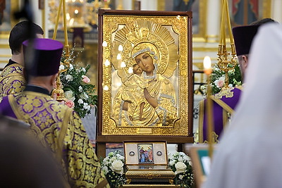 Частица Пояса Пресвятой Богородицы доставлена в Свято-Духов кафедральный собор в Минске