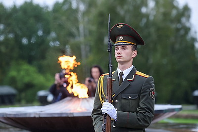 Единство - залог мира и движения вперед. Праздничное торжество в Гродно объединило все поколения жителей региона