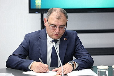 \"Можем конкурировать\". Лукашенко ставит задачу активнее осваивать рынок светодиодных ламп