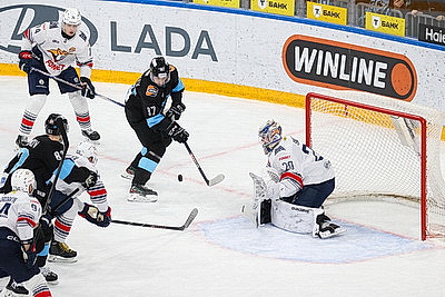 Хоккеисты \"Динамо\" не сумели поразить ворота \"Металлурга\" в домашнем матче