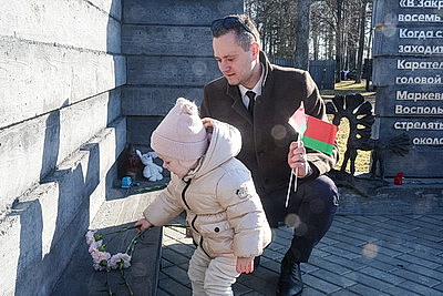 \"Это история и нашего края\". В Борках прошел митинг-реквием в День памяти трагедии в Хатыни