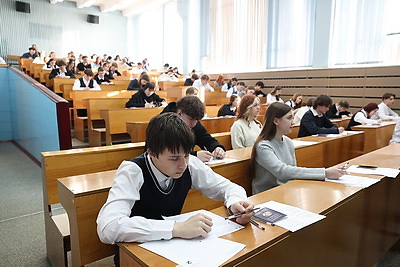Около 58,5 тыс. белорусских одиннадцатиклассников приняли участие в репетиционном ЦЭ