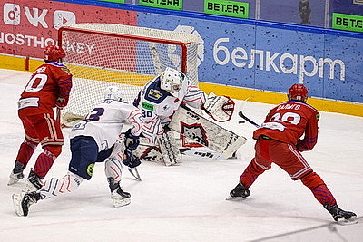Хоккеисты \"Юности\" обыграли \"Металлург\" в матче экстралиги
