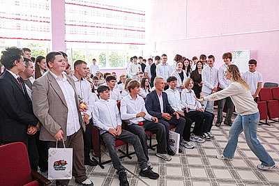 Акция \"Беларусь адзіная\". Встречи с молодежью прошли в Ганцевичах и Бобруйске