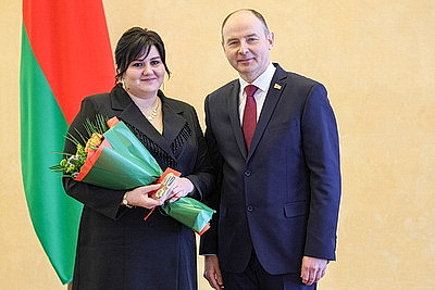 Орденом Матери наградили 42 представительниц Минской области