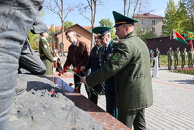 Цифровую звезду у памятника \"Советским пограничникам посвящается\" открыли в Бресте