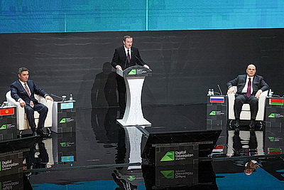 \"Индустрия 5.0: Сила взаимодействия\". Турчин принял участие в пленарной сессии цифрового форума в Казахстане