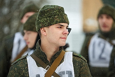 Внезапная проверка ВС продолжается. Бойцы сдают экзамен на выносливость