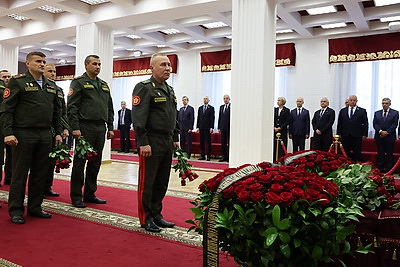 В Минске простились с белорусским политическим и государственным деятелем Вадимом Поповым