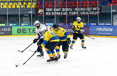В Гомеле проходят областные соревнования среди детей и подростков по хоккею \"Золотая шайба\"