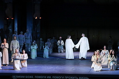 Коллекцию рушников показали гостям Большого театра на Вечере белорусской культуры