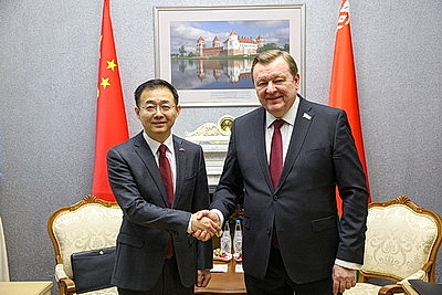 Сверить часы во всепогодном партнерстве. Алейник встретился с послом Китая в Беларуси