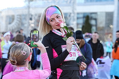 \"Заряд эндорфинами и цветы на финише\". \"Красивый забег\" прошел в Минске