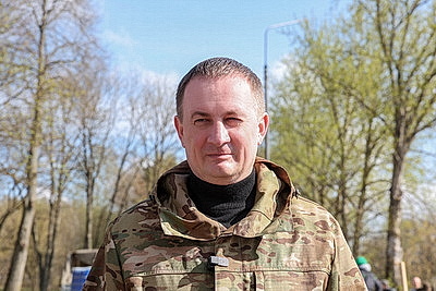 Республиканский субботник: премьер-министр принял участие в благоустройстве братской могилы в Минском районе