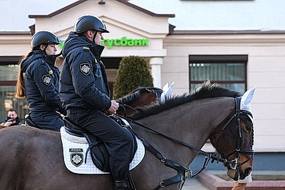 Гродненские милиционеры прошли торжественным маршем по центру города