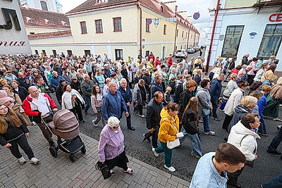 Крестный ход в честь праздника Божьего Тела прошел по улицам Гродно