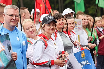 Спорт на максимуме: более 500 представителей белорусских СМИ вышли на старт спартакиады в \"Стайках\"