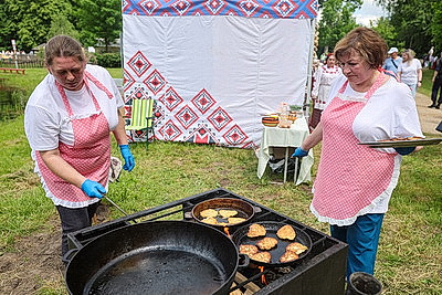 Тепло встреч и вкус традиций. Третий день фестиваля нацкультур собрал гостей на Августовском канале