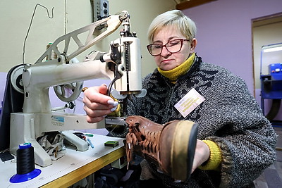 \"Ценовой фактор - решающий\". Как в полоцком доме быта сохраняют популярные у населения услуги