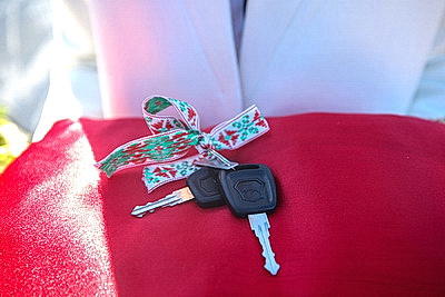 Мамина мечта исполнилась. Многодетной семье из Вилейского района подарили автомобиль