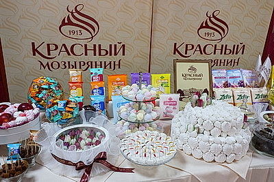 Cельское хозяйство и \"кондитерка\". Лукашенко посетил Наровлянский район