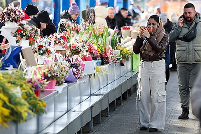Атмосфера на улицах белорусских городов в преддверии 8 Марта