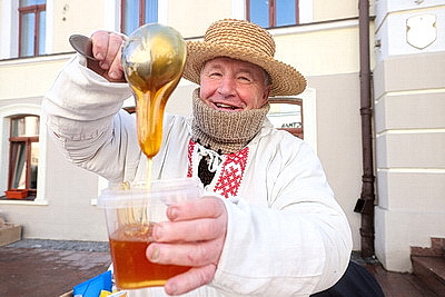 Банкуха, кузнечный мех и дубовые бочки. Чем удивляет ярмарка мастеров \"Казюкi\" в Гродно