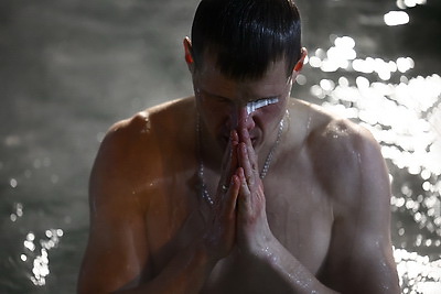 Православные верующие празднуют Крещение Господне