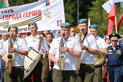 Участники автопробега \"Города-герои - города Героев: Дорогами народных ополченцев\" возложили цветы в Брестской крепости