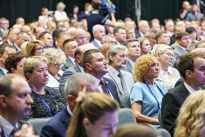 В Минске проходит пленарное заседание XIII Форума регионов Беларуси и России
