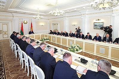 Лукашенко назвал инициативу \"Один район - один проект\" стратегической задачей в региональном развитии