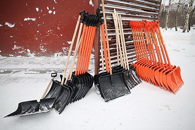 Последствия снегопада устраняют в городах Беларуси