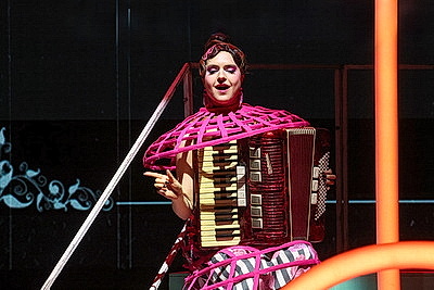 Театр \"Школа драматического искусства\" представил на \"M.@rt.контакт\" спектакль \"Дядюшкин сон\"