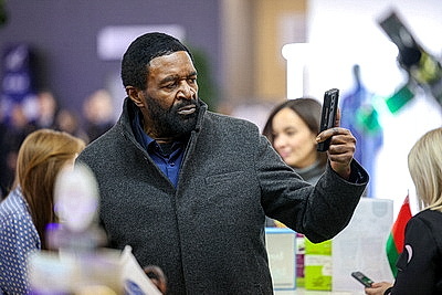 Парламентская делегация Зимбабве посетила ПВТ и ММВЦ