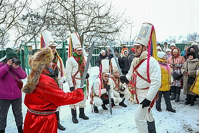 Деревня, где каждый мечтает стать \"царем\". Как в Семежево сохраняют уникальный обряд