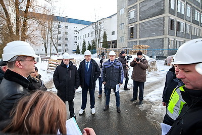 Кухарев посетил строительную площадку \"Газпром центра\" и нового корпуса 6-й ГКБ