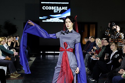\"Созвездие\" зажигает звезды. Показ мод молодых дизайнеров прошел в лицее БГУ