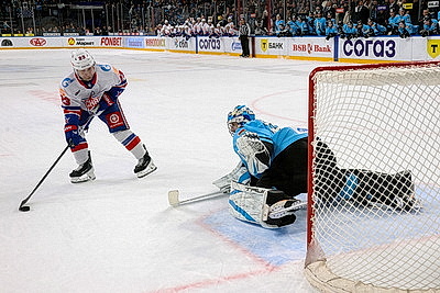 Минские динамовцы в серии буллитов уступили СКА и продлили серию поражений