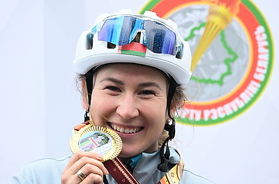 Смольские выиграли масс-старты на чемпионате Беларуси по летнему биатлону