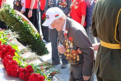 Символ мужества и гордости народа. Торжества по случаю Дня Независимости проходят на Кургане Славы