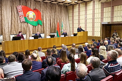 Идеал белорусской женщины, кадровый вопрос, развитие экономики. О чем говорил глава ЦИК с коллективом \"Гомсельмаша\"