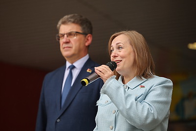 \"Школа для каждого, школа для всех\". В Минске прошли торжественные линейки ко Дню знаний
