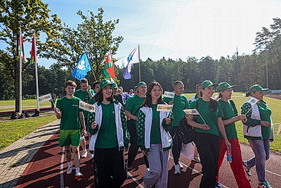 Спорт на максимуме: более 500 представителей белорусских СМИ вышли на старт спартакиады в \"Стайках\"