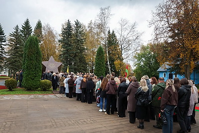 В Горецком районе почтили память героев битвы под Ленино и перезахоронили останки советских воинов