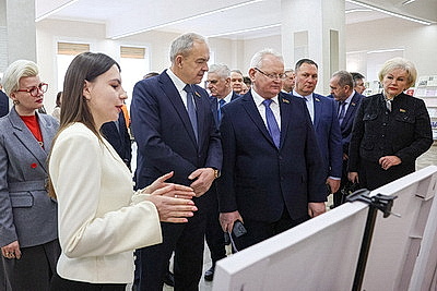 \"Как можно их не читать, это же духовный фундамент\". Современники о творчестве Шамякина и Мележа